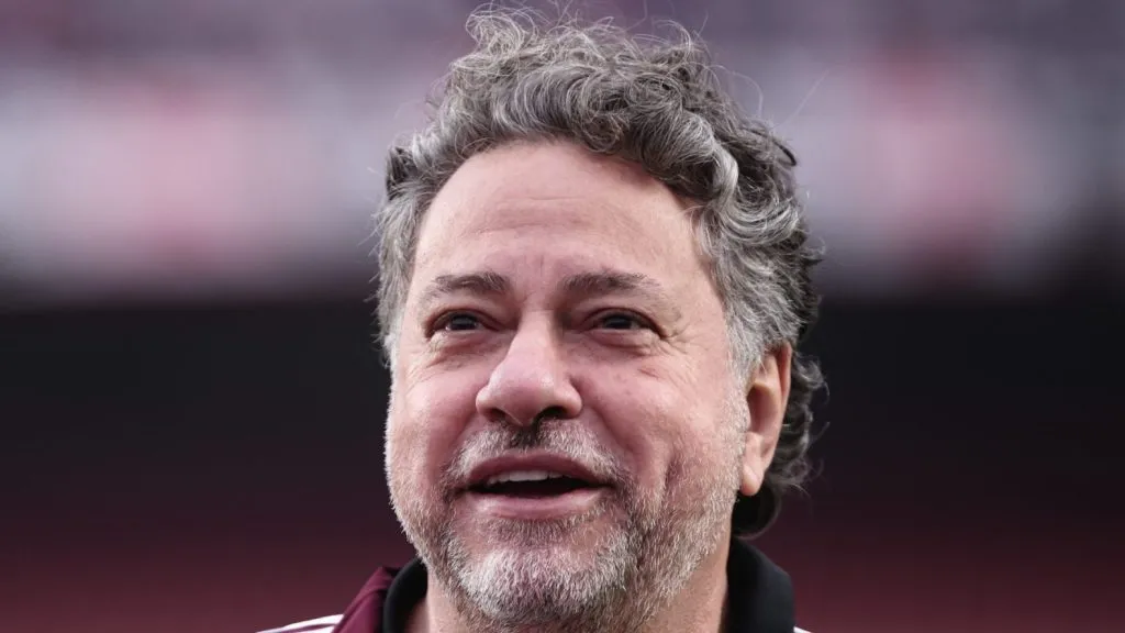 Foto: Ettore Chiereguini/AGIF – Julio Casares defende Zubeldía nos bastidores e descarta demissão.