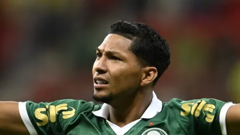 Rony durante jogo do Verdão no Paulistão.