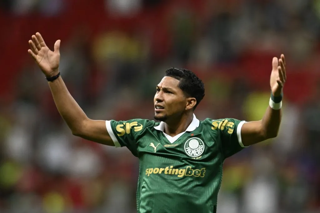 Rony jogador do Palmeiras durante partida contra o Agua Santa no estadio Mane Garrincha pelo campeonato Paulista 2025. Foto: Mateus Bonomi/AGIF