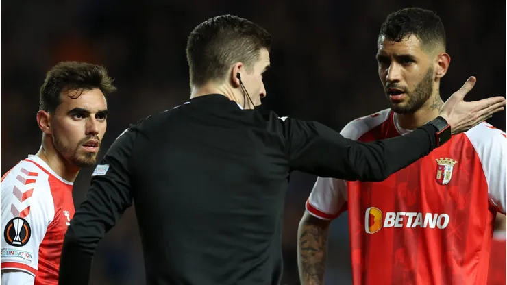 Vítor Tormena (à direita) é pedido por Abel Ferreira desde os tempos de Braga