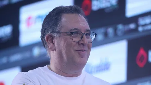 Marcelo Teixeira durante apresentação de Neymar na Vila Belmiro.