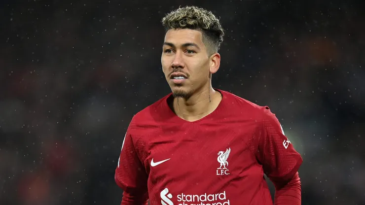 Roberto Firmino em partida pelo Liverpool. Foto: Michael Regan/Getty Images