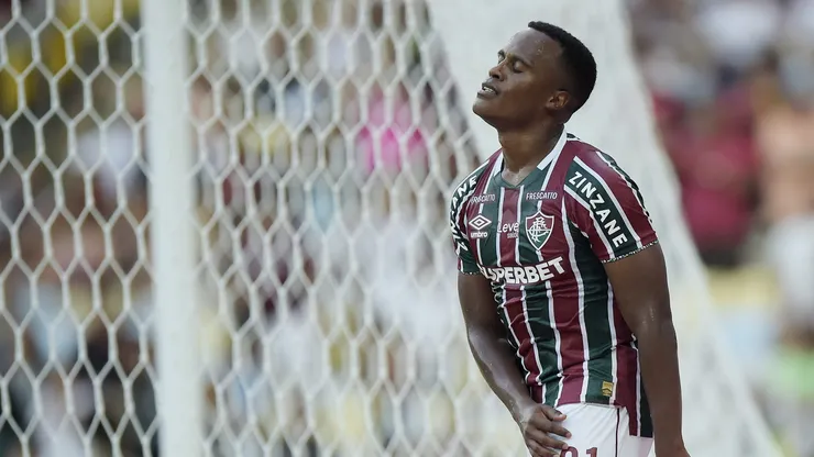 Jhon Arias jogador do Fluminense lamenta durante partida contra o Flamengo no estádio Maracanã pelo campeonato Carioca 2025. Foto: Alexandre Loureiro/AGIF