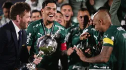 Palmeiras com o troféu da Copa Libertadores 2021. Foto: Ettore Chiereguini/AGIF