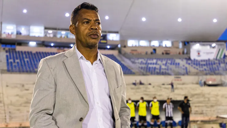 Marcelinho Paraiba, ex-jogador do Flamengo teve passagens por vários clubes como tecnico e agora, aceitou uma dupla jornada