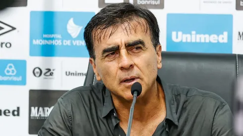 Gustavo Quinteros durante entrevista coletiva após a partida entre Juventude e Grêmio, no Estádio Alfredo Jaconi, pelo Gauchão.