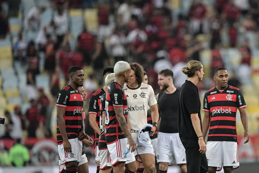 Filipe Luis, técnico do Flamengo, comemora vitória ao final da partida contra o Corinthians no Maracanã pela Copa Do Brasil 2024. Foto: Thiago Ribeiro / AGIF