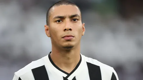 Contra o Flamengo, Serafim deve ser titular pela 1ª vez em um clássico pelo Botafogo