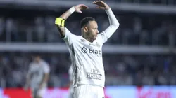 Neymar Jr., do Santos, durante partida contra o Botafogo-SP na Vila Belmiro pelo Campeonato Paulista 2025. Foto: Reinaldo Campos / AGIF