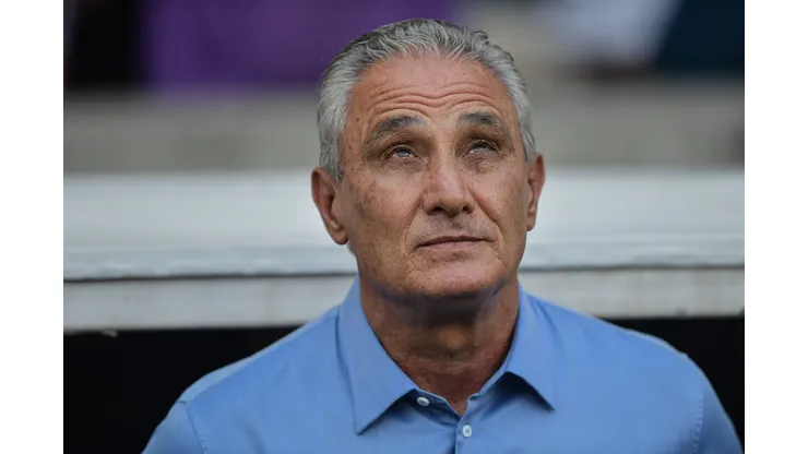 Tite acompanhando a equipe do Flamengo