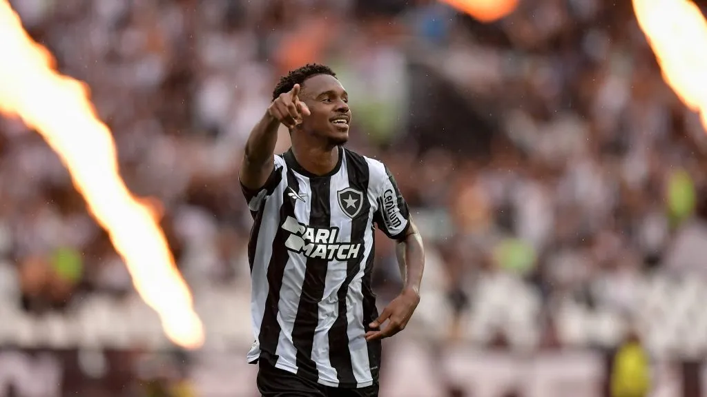 Jeffinho em partida pelo Botafogo. Foto: Thiago Ribeiro/AGIF