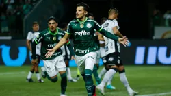 Raphael Veiga comemora gol marcado em partida entre Palmeiras e Inter de Limeira. Foto: SPP Sport Press Photo. / Alamy Stock Photo