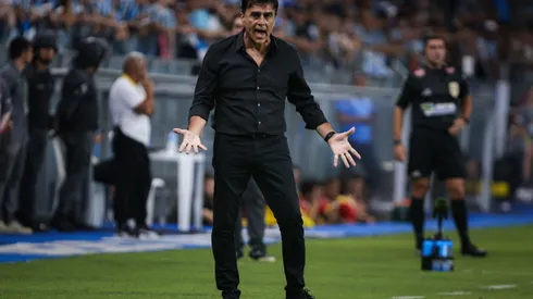 Quinteros em jogo do Grêmio.