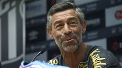 Pedro Caixinha técnico do Santos durante coletiva de imprensa realizado no estádio Vila Belmiro, nesta terça feira (07). Foto: Reinaldo Campos/AGIF