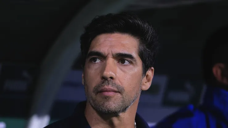 Abel Ferreira durante jogo no Paulistão 2025.