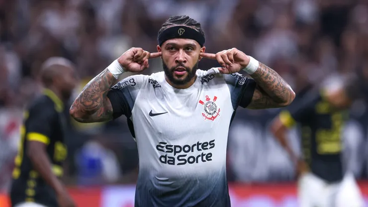 Memphis após marcar diante do São Bernardo