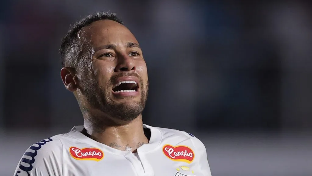 Foto: Ettore Chiereguini/AGIF – Neymar faz primeiro clássico pelo Peixe em seu retorno nesta quarta-feira (12).