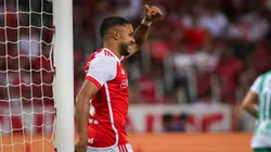 Jogador do Internacional lamenta durante partida - Foto: Maxi Franzoi/AGIF