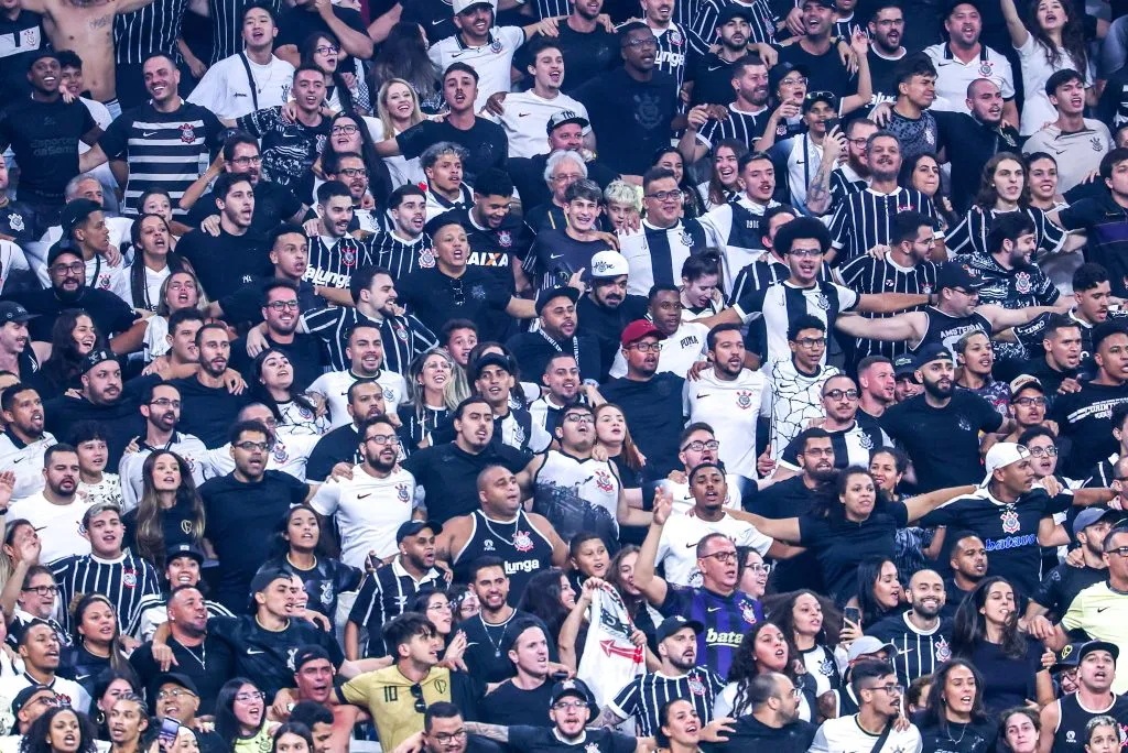 SP – SAO PAULO – 09/02/2025 – PAULISTA 2025, CORINTHIANS X SAO BERNARDO – Torcida do Corinthians durante partida contra Sao Bernardo no estadio Arena Corinthians pelo campeonato Paulista 2025. Foto: Marcello Zambrana/AGIF