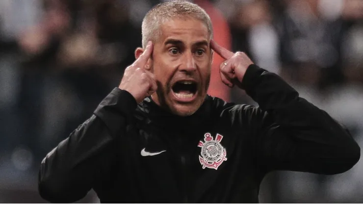 Sylvinho durante partida entre Corinthians e Cuiabá, na Neo Química Arena, pelo Brasileirão 2021.