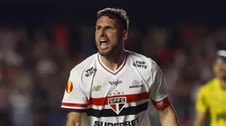 Calleri comemorando seu único gol no ano até aqui.