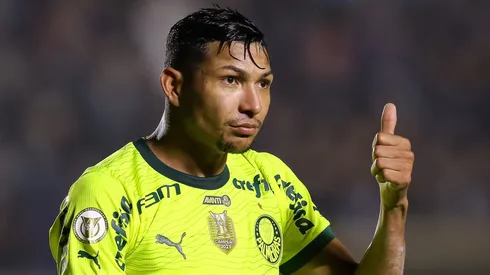 Atacante já rescindiu com o Palmeiras - Foto: Pedro H. Tesch/Getty Images.