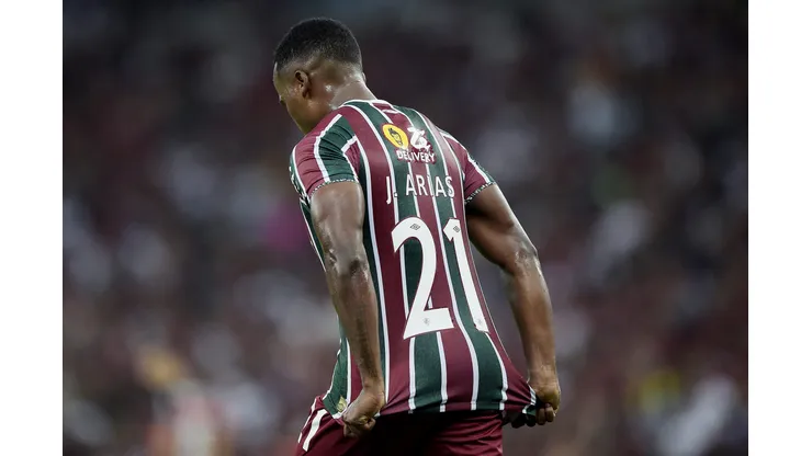 Jhon Arias jogador do Fluminense comemora seu gol durante partida contra o Flamengo no estádio Maracanã pelo campeonato Brasileiro A 2024. Foto: Alexandre Loureiro/AGIF