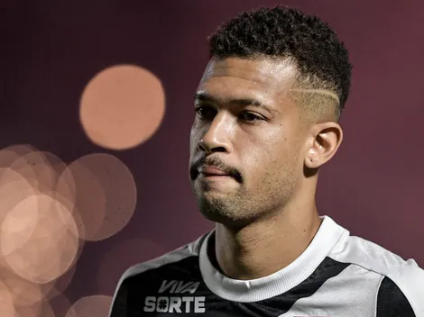 Torcida critica partida desastrosa de João Victor no Vasco