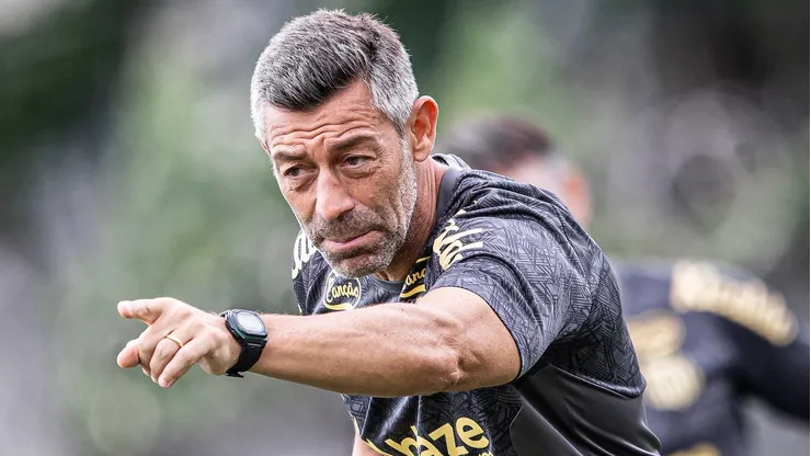 Pedro Caixinha descartou zagueiro Diego Borges dos planos no Santos assim que chegou em 2025