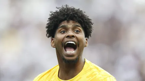 Hugo Souza já virou referência no Coringão