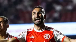 Thiago Maia durante jogo do Internacional no Morumbis.