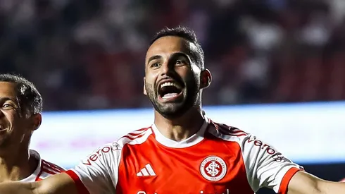 Thiago Maia durante jogo do Internacional no Morumbis.