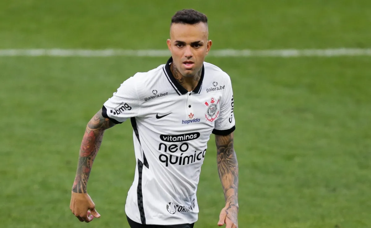 Decepções no futebol brasileiro: relembre as 20 piores contratações nos últimos 10 anos