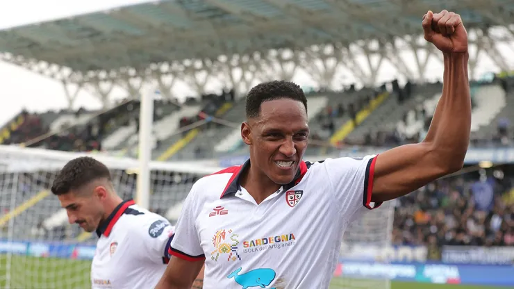 Yerri Mina pode retornar ao Brasil em breve. Foto: Gabriele Maltinti/Getty Images