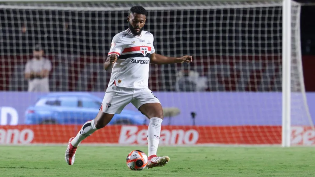Sabino jogador do São Paulo durante partida contra o Mirassol no estádio Morumbi pelo campeonato Paulista 2025. Foto: Marcello Zambrana/AGIF