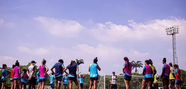 Jogadoras do Flamengo durante integração e treino coletivo no CT. Foto: Paula Reis/CRF