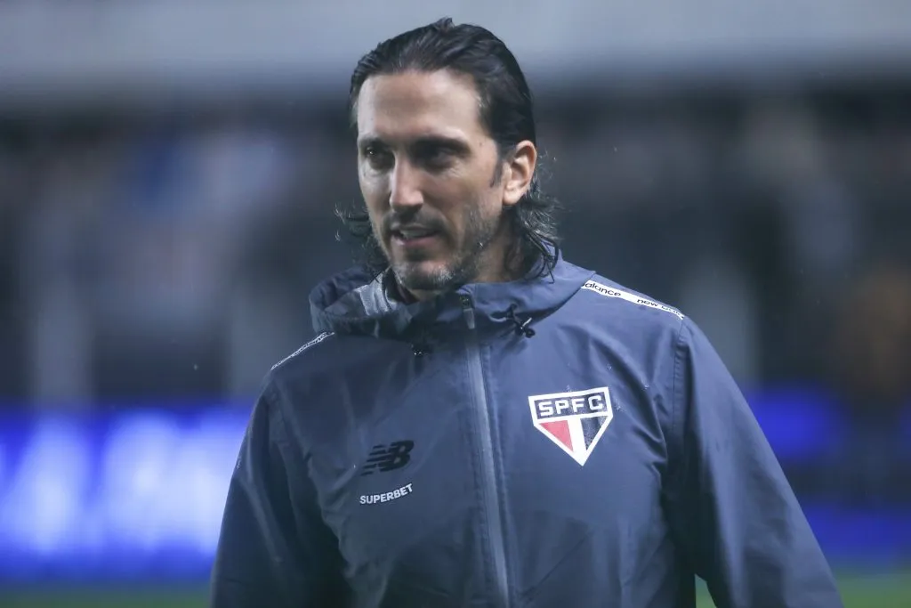 Zubeldía vem sendo criticado pelo desempenho abaixo do São Paulo – Foto: Reinaldo Campos/AGIF