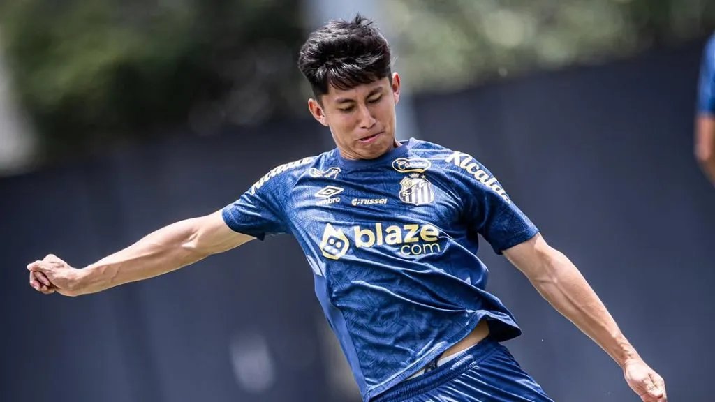 Miguelito, meia do Santos em ação