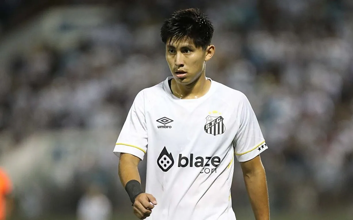 Miguelito já atuou pelo sub-20 do Santos FC e agora deve se consagrar ainda mais na equipe principal, sob liderança de Caixinha. Foto: Pedro Ernesto Guerra Azevedo/ Santos FC