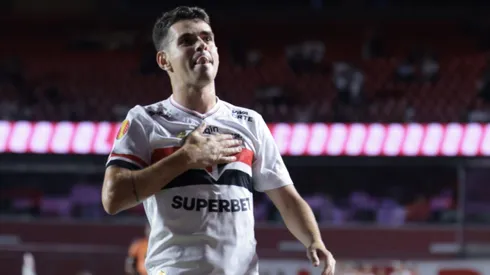 Oscar se mostra contrário ao gramado sintético e reforçou isso em coletiva no SPFC nesta 6ª - Foto: Marcello Zambrana/AGIF