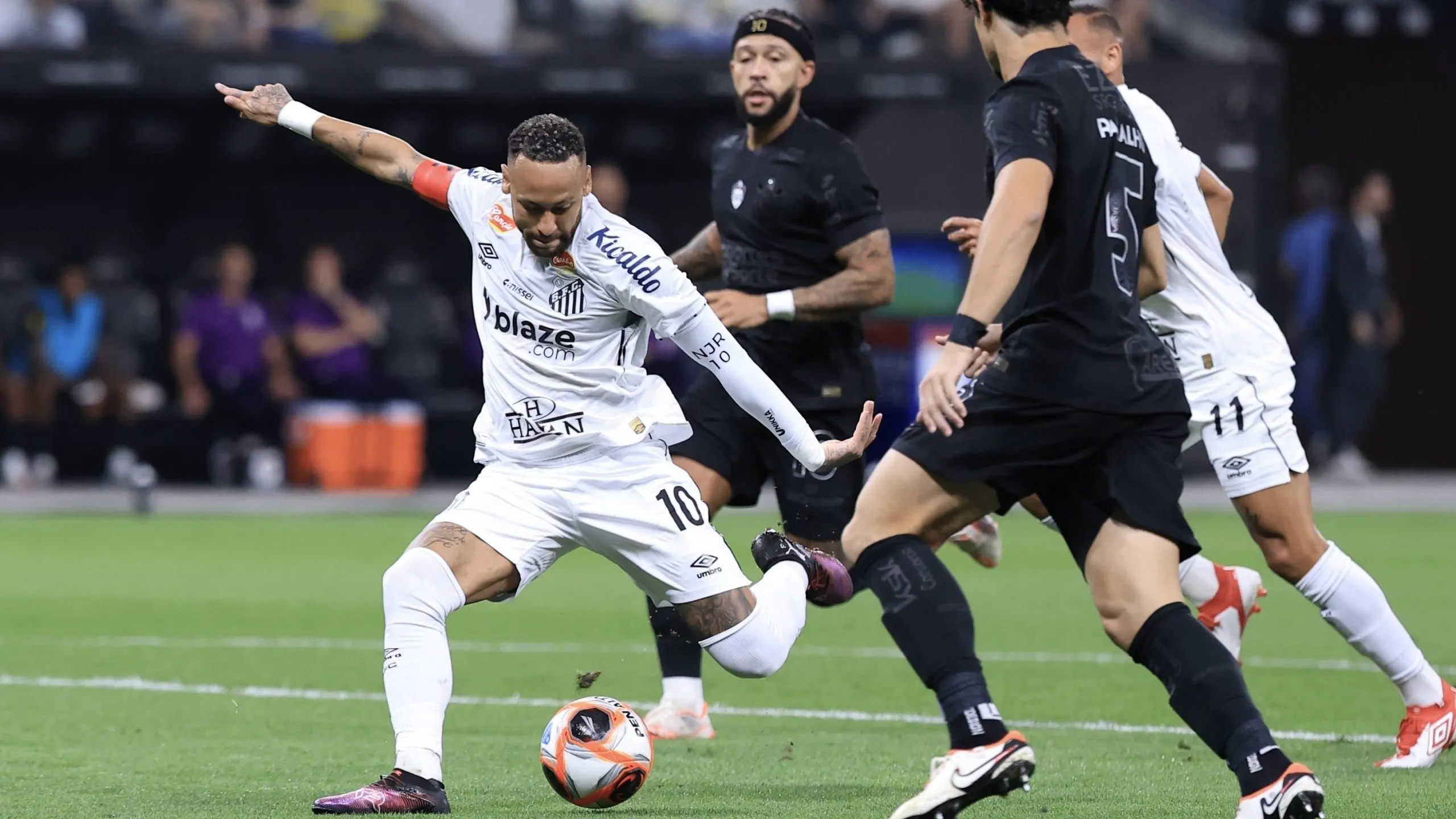 SP – SAO PAULO – 12/02/2025 – PAULISTA 2025, CORINTHIANS X SANTOS – Neymar Jr. jogador do Santos durante partida contra o Corinthians no estadio Arena Corinthians pelo campeonato Paulista 2025. Foto: Marcello Zambrana/AGIF