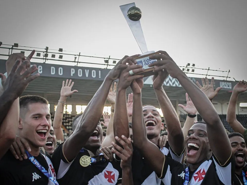 Vasco marca goleada de 4 a 1 no Flamengo e leva o título da Copa Rio Sub-20 de 2024. Foto: Matheus Lima/CRVG