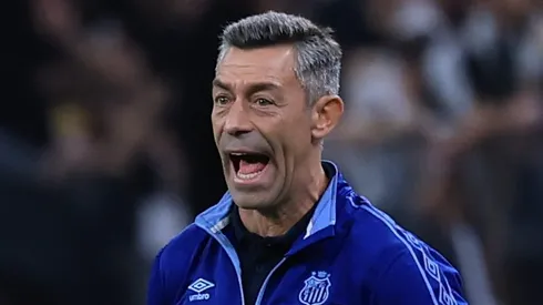 Pedro Caixinha não cogita deixar o Santos – – Foto: Marcello Zambrana/AGIF