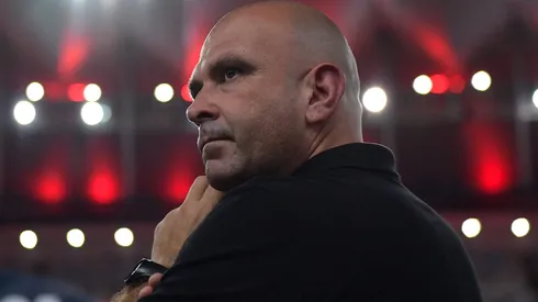 Botafogo define a saída do técnico interino após derrota no clássico