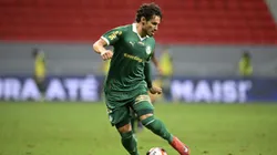 Raphael Veiga jogador do Palmeiras durante partida. Foto: Mateus Bonomi/AGIF