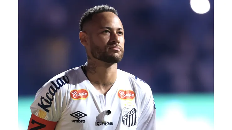 Neymar critica bola do Estadual - Foto: Marcello Zambrana/AGIF