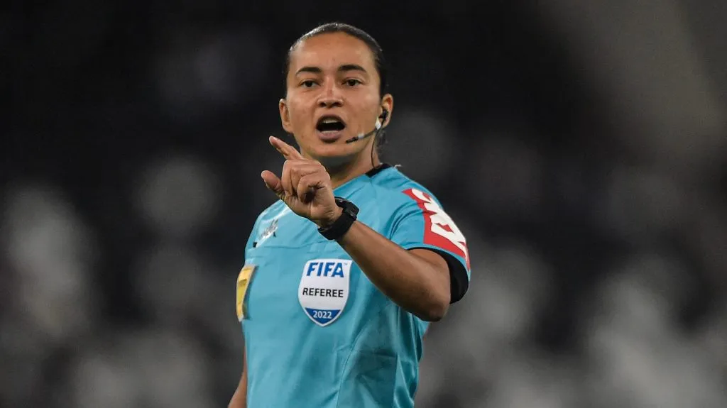 Edina Alves teve decisões questionáveis - Foto: Thiago Ribeiro/AGIF.