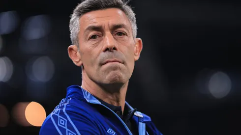 Pedro Caixinha tecnico do Santos durante partida contra o Corinthians no estadio Arena Corinthians pelo campeonato Paulista 2025. Foto: Ettore Chiereguini/AGIF