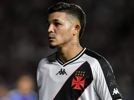 Adson treina e aumenta chance de retorno no Vasco