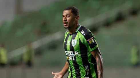 MG - BELO HORIZONTE - 12/11/2024 - BRASILEIRO B 2024, AMERICA-MG X ITUANO - Fabinho jogador do America-MG comemora seu gol durante partida contra o Ituano no estadio Independencia pelo campeonato Brasileiro B 2024. Foto: Alessandra Torres/AGIF